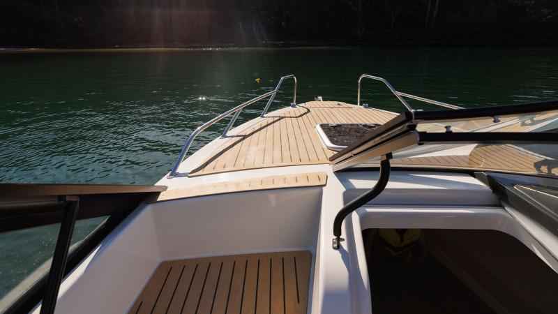 Quicksilver-675-Cruiser-Internal-6_large_1_11zon
